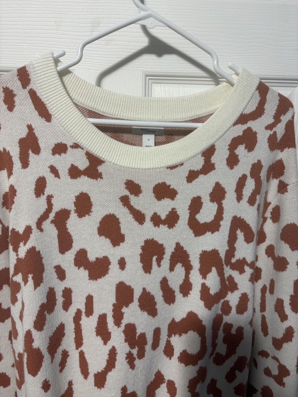 Daily Ritual Cream Crewneck Sweater with Brown Leopard Pattern